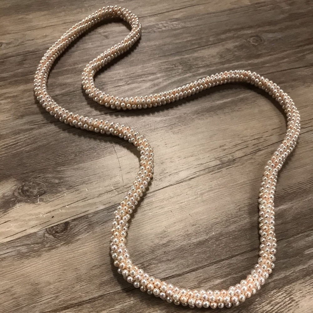 Pearl Necklace - Picture 4 of 7